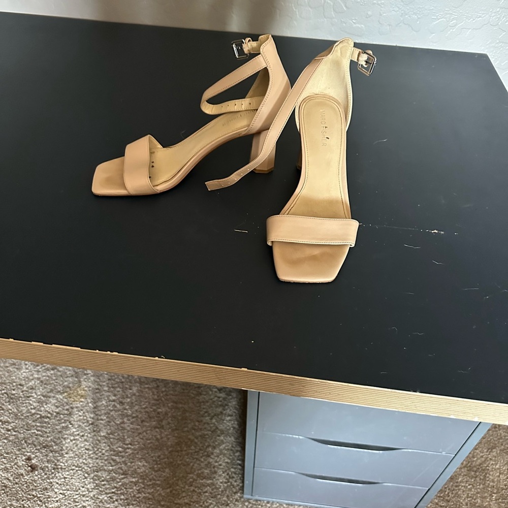 Women's Tan Heeled Sandals